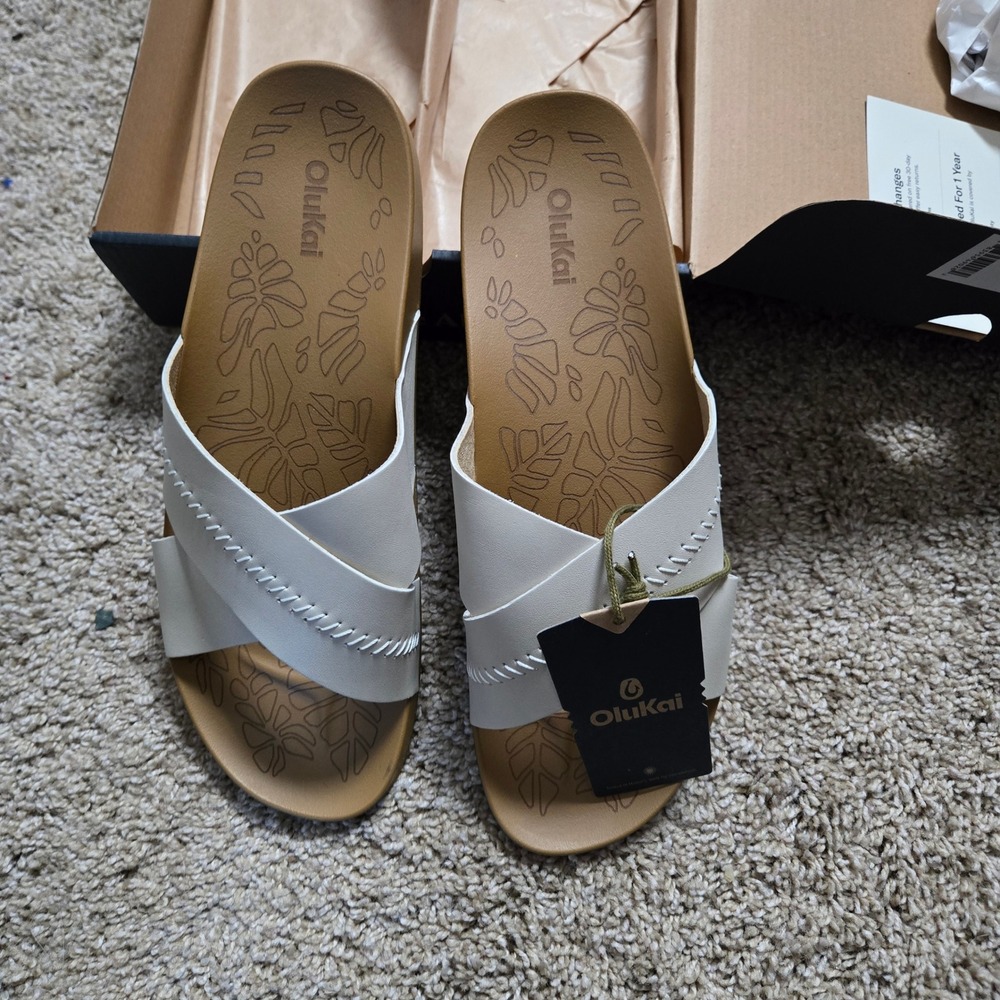 OluKai Kipe'a 'Olu Sandals Women 11 Puka Tan New Slide‎ Crisscross 20460-6A34